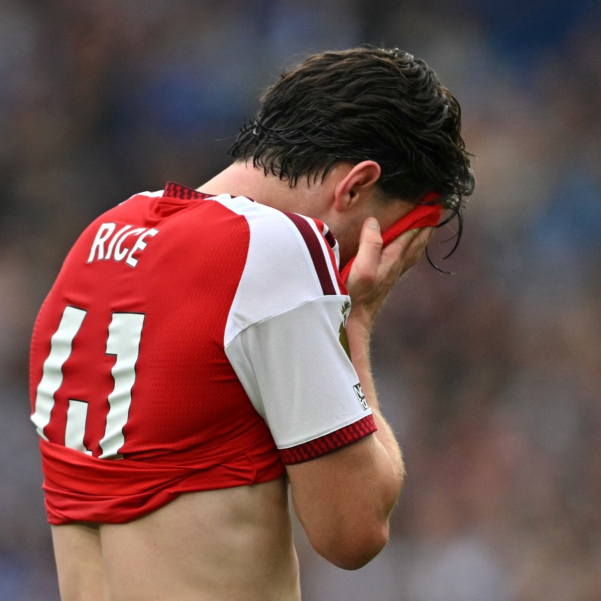 Arsenal get pecked by the seagulls in Brighton rout, Spurs' losing streak continues