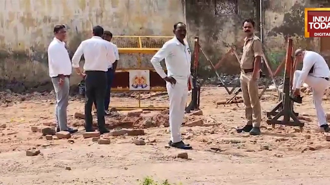What lies beneath? ASI probes 20-ft well-like structure under Saharanpur mosque