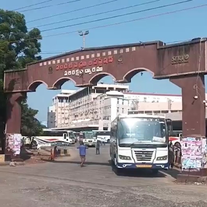 Andhra man picks wrong bag at bus station, finds gelatin sticks, detonators inside