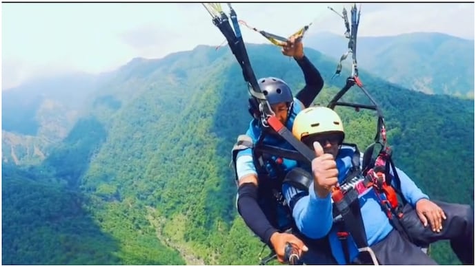 Bihar man, 72, defies age to paraglide from 24,000 feet in Himachal Pradesh bihar man 72 paragliding
