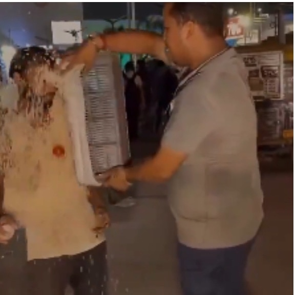 Patna Police reacts to video of man spitting on vendor, flipping tray on his head
