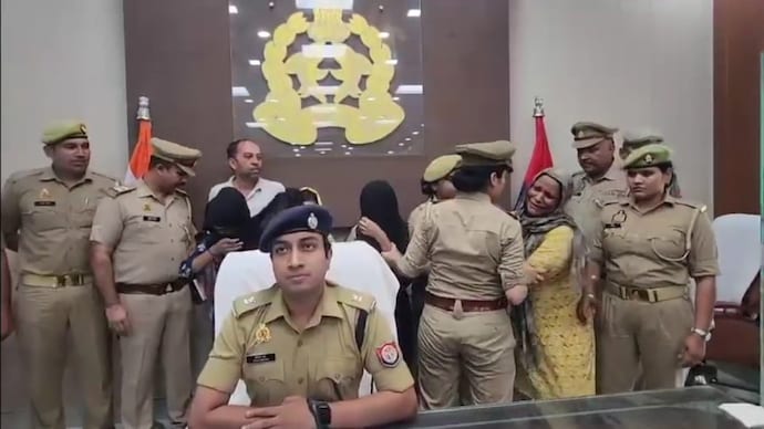 One of the accused, Shayma, crying during the Bijnor police's press conference. (Screengrab) Bijnor honeytrap case