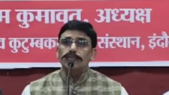 BJP leader Nanuram Kumawat speaks to the media in Indore. (Source: ITG)