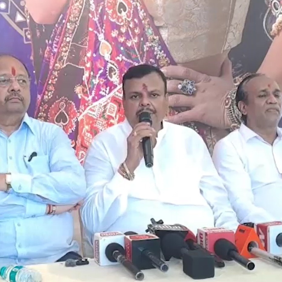 Muslims barred from Mumbai garba event, BJP MLA lays down tilak, family rules