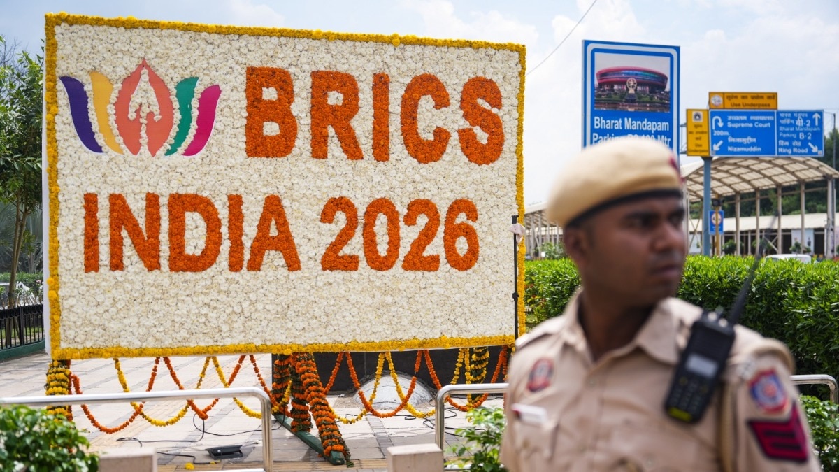 Maintain 'BRICS-level' cleanliness standards year-round: Delhi Lt Guv to civic body