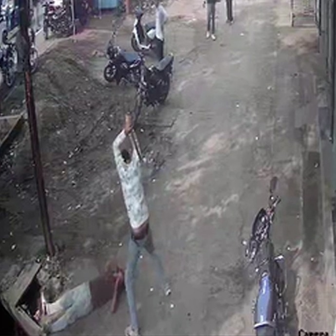 14 blows to head in 16 seconds: Man beaten to death with iron pipe in Madhya Pradesh