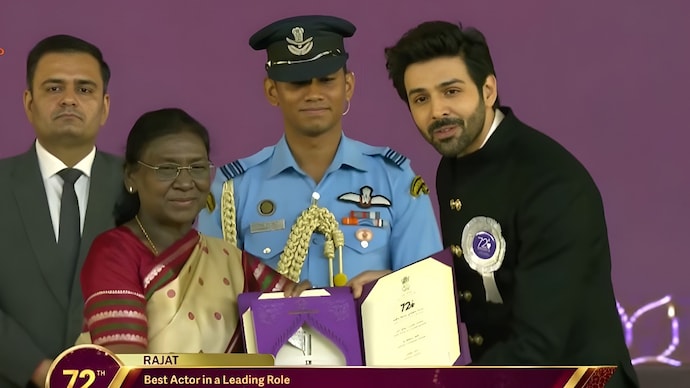 Kartik Aaryan played paralympic medallist Murlikant Petkar in the sports drama, Chandu Champion. (Credit: DD) 'Chandu Champion' Kartik Aaryan makes his National Film Award debut as best actor