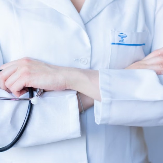 Chinese doctor quits medical career after 20 years, finds a simpler new calling