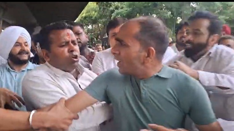 Delhi cop assaulted at AAP's slap row protest, MLA Jarnail Singh seen in video