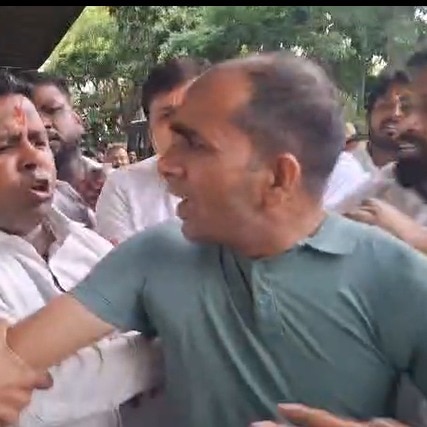 Delhi cop assaulted at AAP's slap row protest, MLA Jarnail Singh seen in video