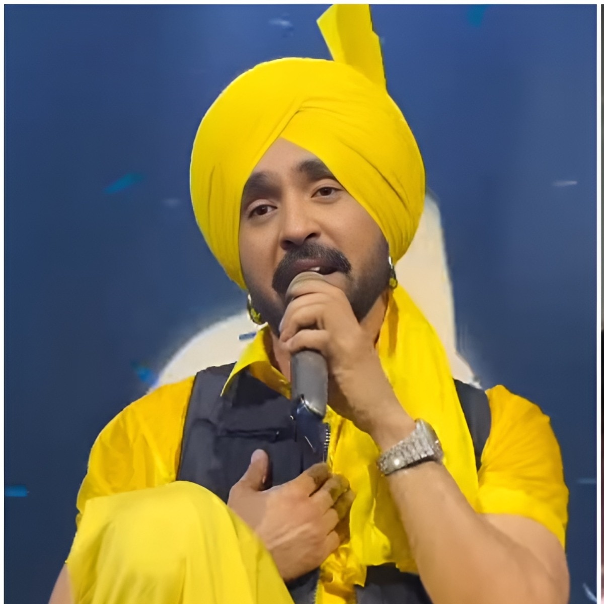 Couple attends Diljit’s UK show, 22 years after he performed at their wedding