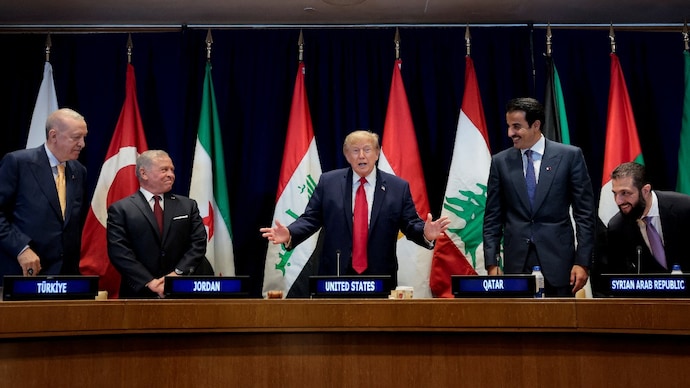 US President Donald Trump, flanked by Turkish President Recep Erdogan, Jordan's King Abdullah II, Qatar's Emir Sheikh Tamim bin Hamad Al Thani and Syria's President Ahmed al-Sharaa, during UNGA meet. (Photo: Reuters)