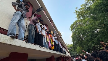 Defenders, Porsches, chai and Gen Z: Delhi University's battle beyond ABVP vs NSUI Defenders, Porsches, chai and Gen Z: Delhi University's battle beyond ABVP vs NSUI