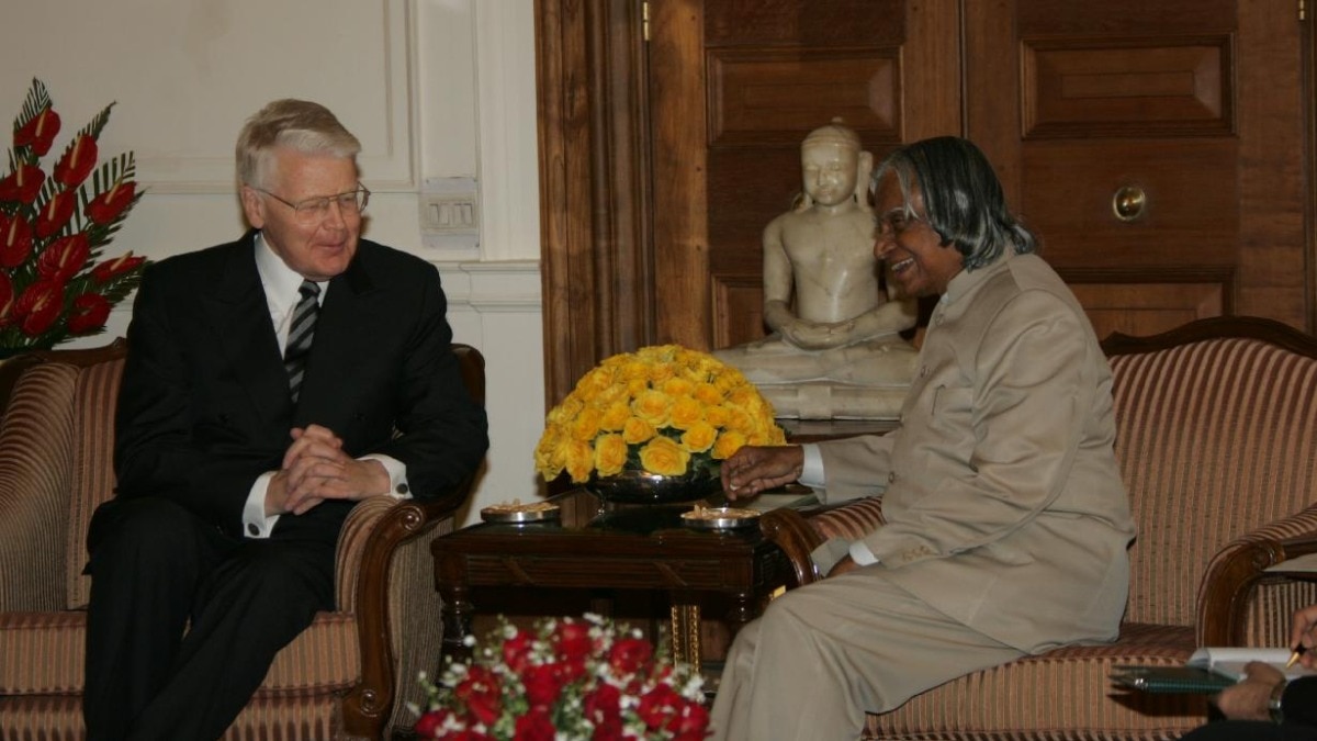 Former Iceland President Olafur Ragnar Grimsson with former President Dr APJ Abdul Kalam in 2005. (Photo Credits: Rashtrapati Bhavan)