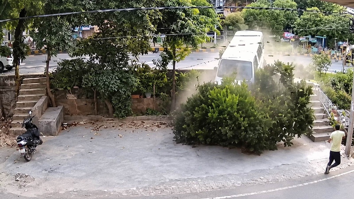 Video: School van carrying 4 children falls off road after driver loses control