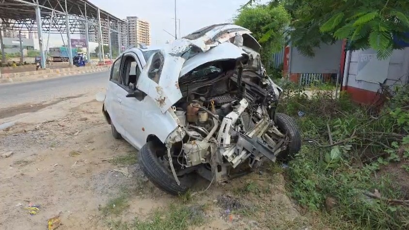 The workers were carrying out iron grille installation work when a white car travelling at high speed. Gurugram car crash