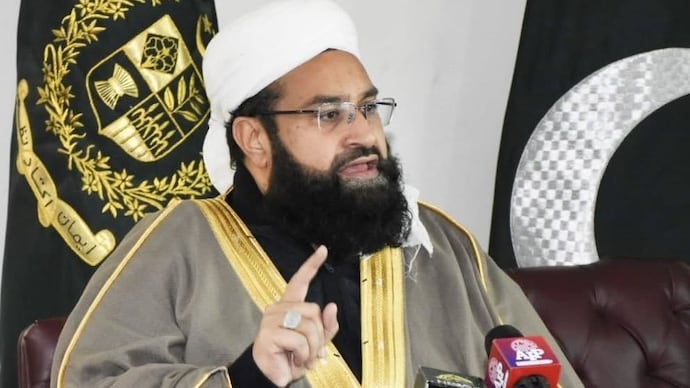 Hafiz Muhammad Tahir Mehmood Ashrafi is the chief of the Pakistan Ulema Council, which was formed to promote interfaith harmony. (Image: Facebook) Hafiz Muhammad Tahir Mehmood Ashrafi is the chairman of the Pakistan Ulema Council that was formed to promote interfaith harmony.