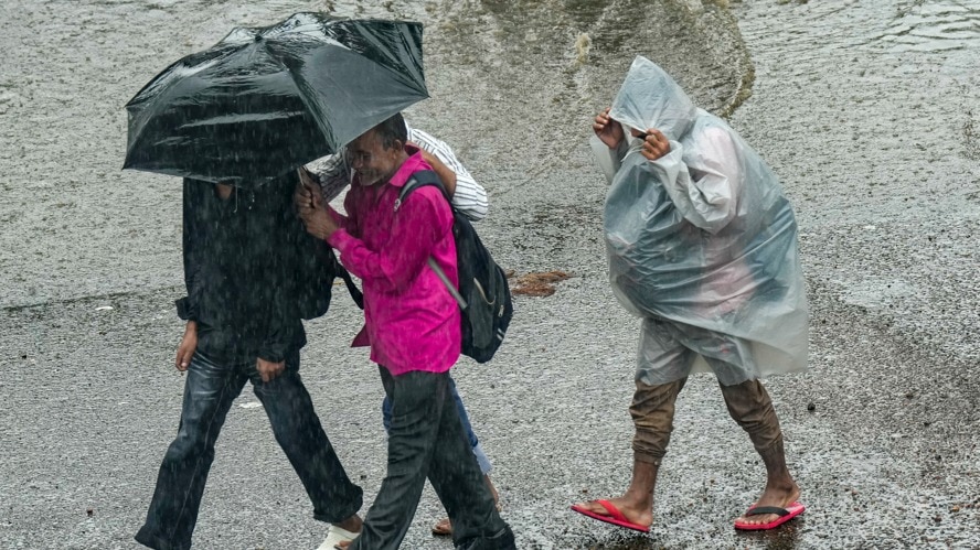 Heavy rain to hit several states on Sunday, Gujarat faces extreme risk