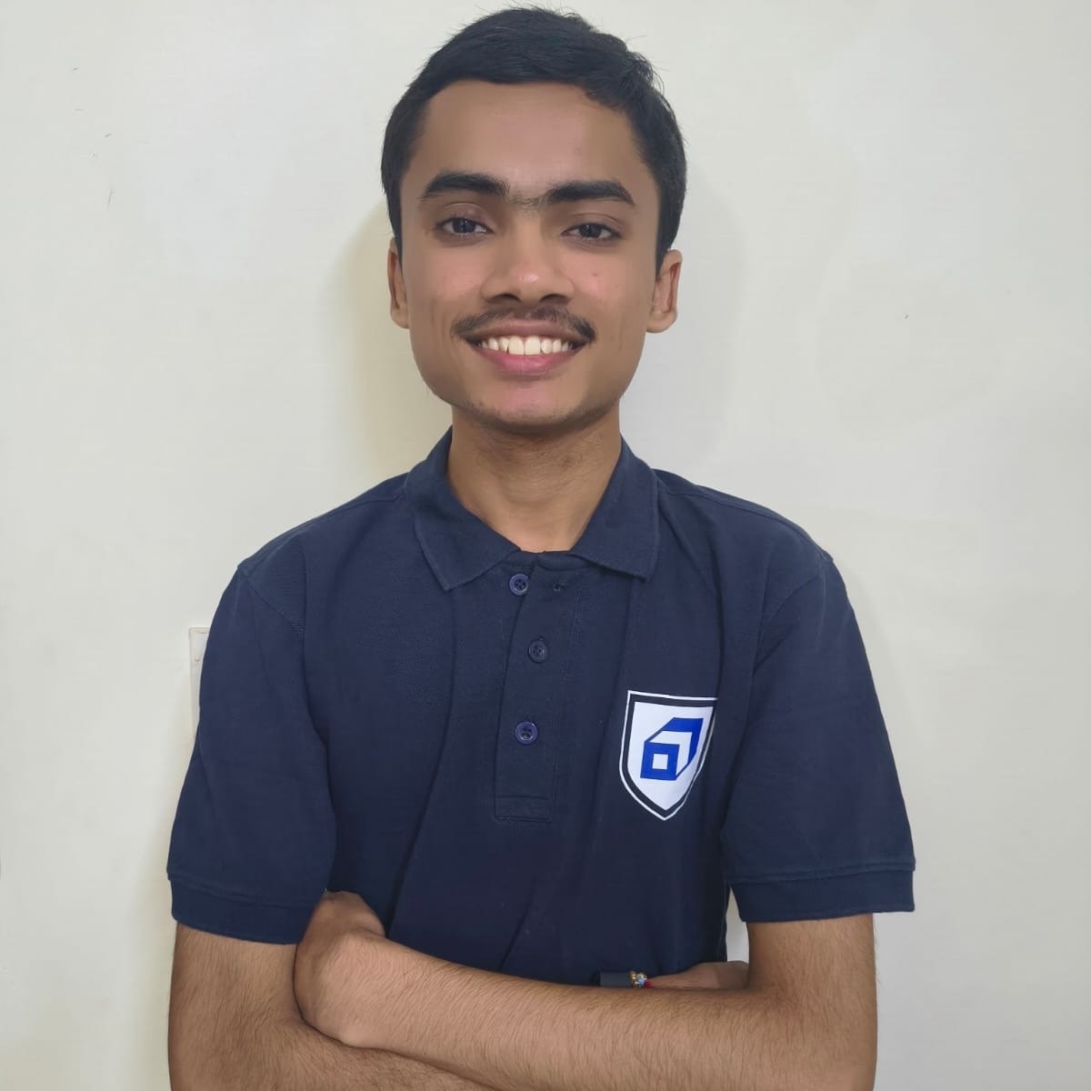 He started with 300 students on Telegram in college, then built a Rs 10 lakh startup