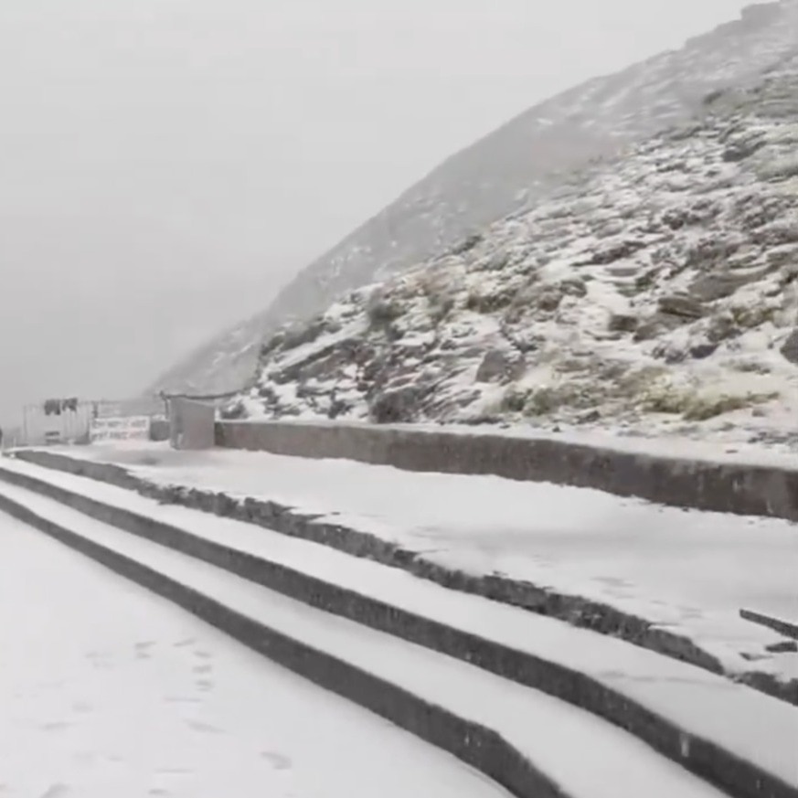 Himalayas turn white: Season's first snowfall blankets high-altitude Chamoli