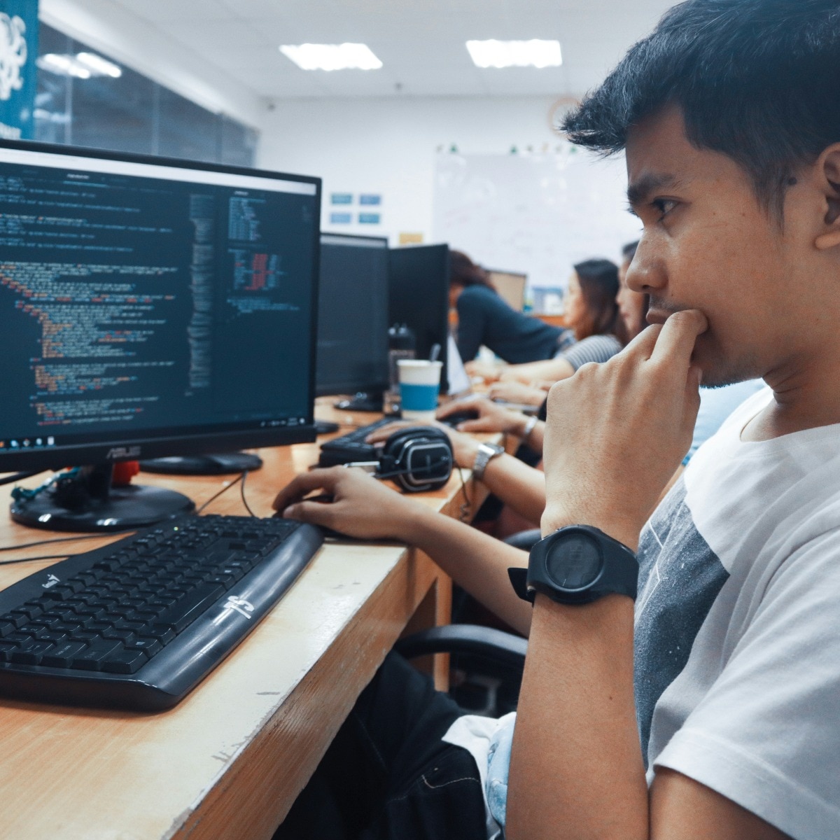 No degree, no exams, real projects: Silicon Valley plans $42 million AI academy