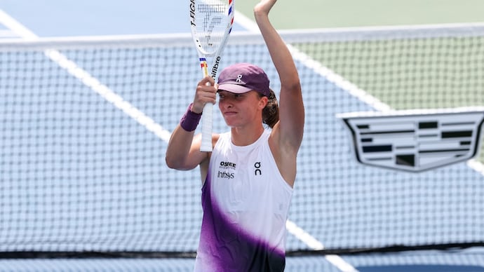 Swiatek made light work of Podoroska (Courtesy: AFP) Iga Swiatek, Naomi Osaka