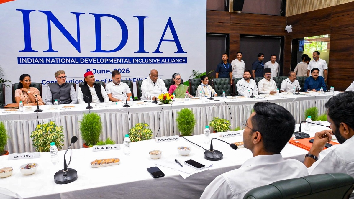 Big INDIA bloc meet today; anti-SIR protest, Gyanesh Kumar's resignation on agenda