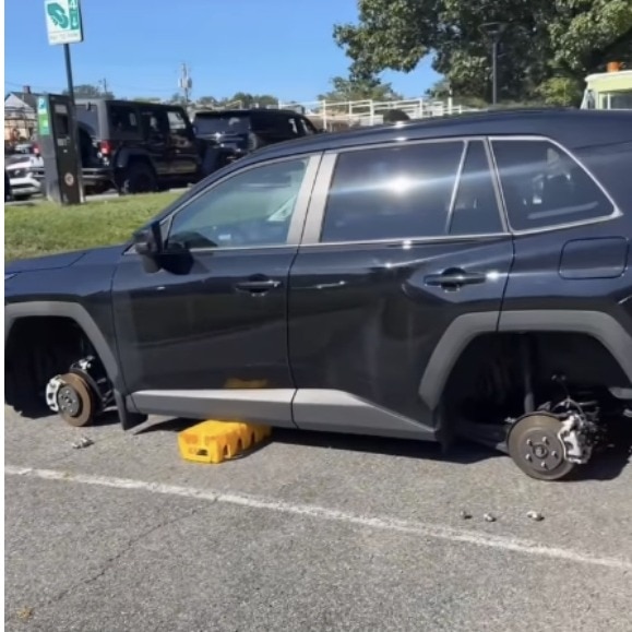 Indian woman in US finds brother’s car with tyres stolen, thieves leave a note behind