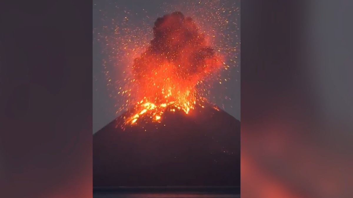 Indonesia volcano erupts again; 8 airports shut, over 170,000 passengers stranded