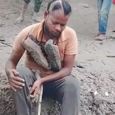 UP man tonsured, shoe-garlanded by woman, ex-husband after Instagram marriage sours