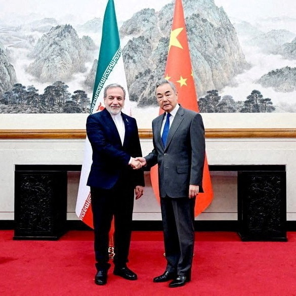 Araghchi, Wang Yi meet ahead of Xi-Trump talks; China urges return to Islamabad pact