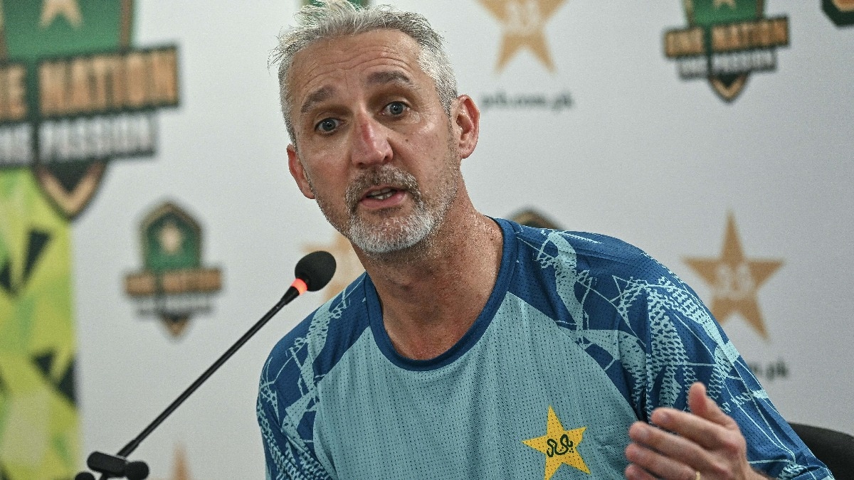 Jason Gillespie hits out at Pakistan cricket once again. (Photo: AFP) Jason Gillespie (Photo by Asif HASSAN / AFP)