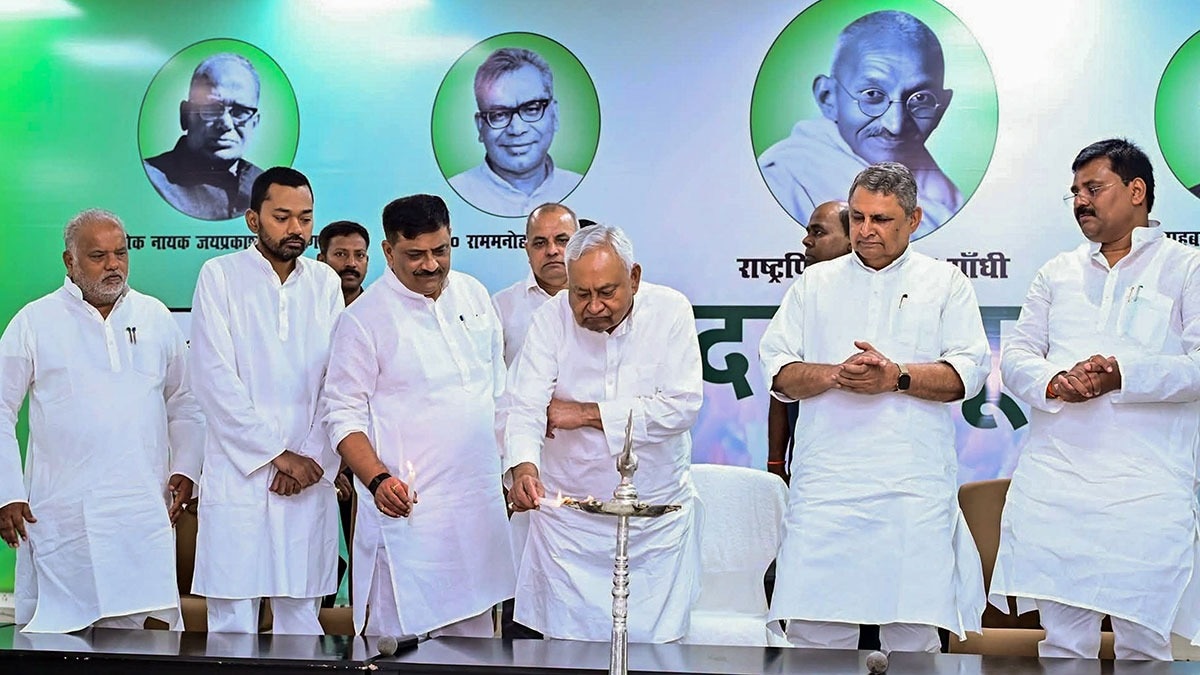 Patna Graduates' seat poll: Is Janata Dal no longer United?