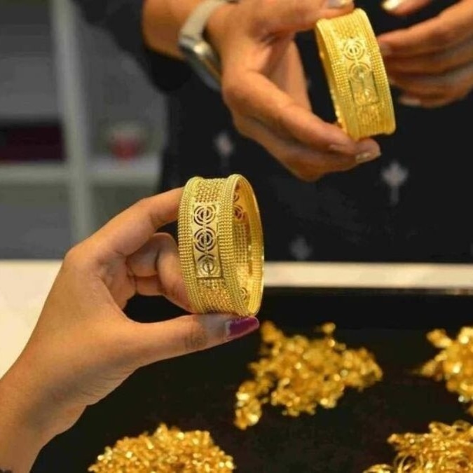 Thieves break into jewellery shop through roof; steal 10.5 kg gold, Rs 15 lakh