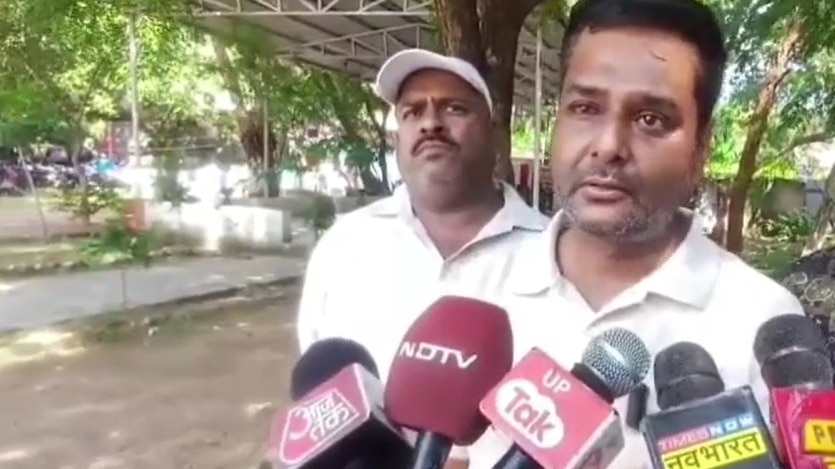 Jhansi trader abducted in car marked ‘police’ after minor argument, arrested within seven hours. Jhansi trader abducted in car marked ‘police’ after minor argument