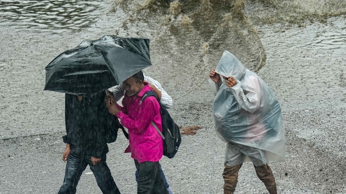 Officials said the continuous rain since September 23 had led to flood-like conditions in several districts of Jharkhand. (Representative photo. Credits: PTI) Jharkhand rains