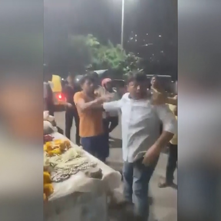 TMC Mamata camp clashes with BJP workers in Kolkata over party office occupation
