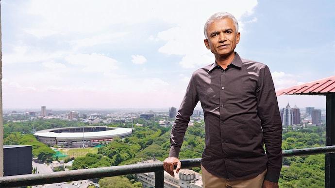 EAGLE-EYED VIEW: Minister for Greater Bengaluru Development Krishna Byre Gowda in Bengaluru, Sept. 18. (Photo: Selvaprakash Lakshmanan)
