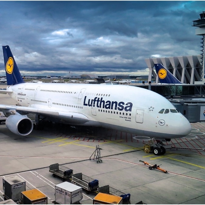 Lufthansa replies rudely to man over payment delay, kicks off tweet war. And then...