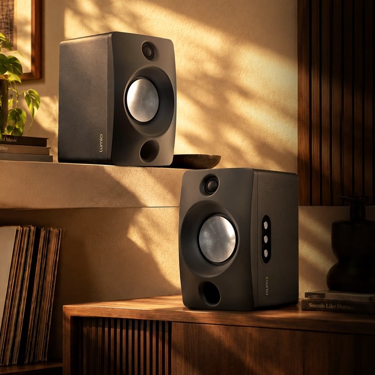 Lumio Aura 5 speakers