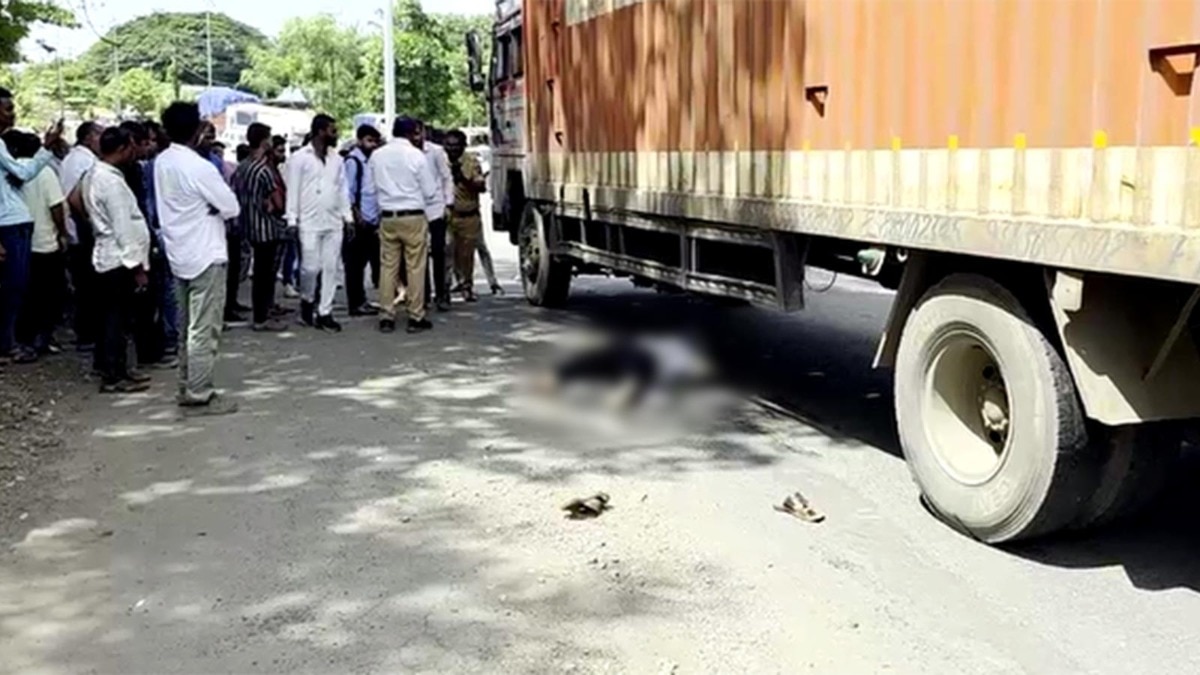 Trying to dodge pothole, man crushed by truck after losing balance on scooter