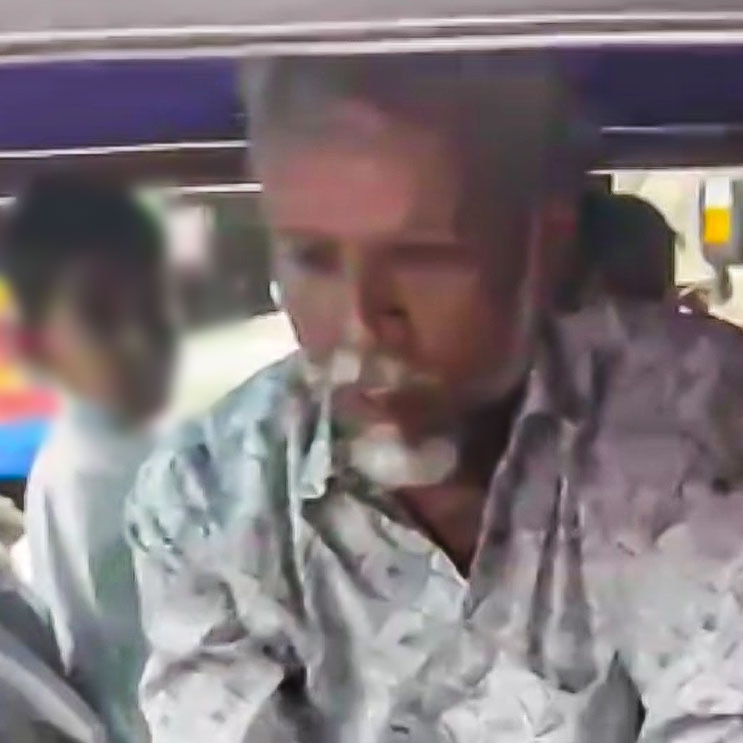 Maharashtra man stops auto carrying 17 schoolchildren, asks driver to explain