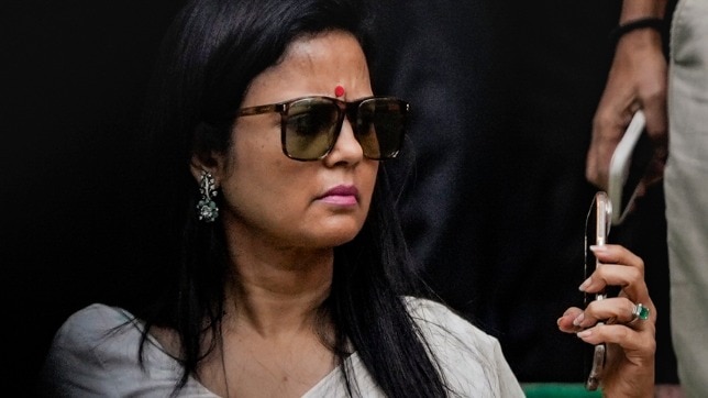 Mahua Moitra Faces 'Go Back' Chants and Black Flag Protests in Krishnanagar
