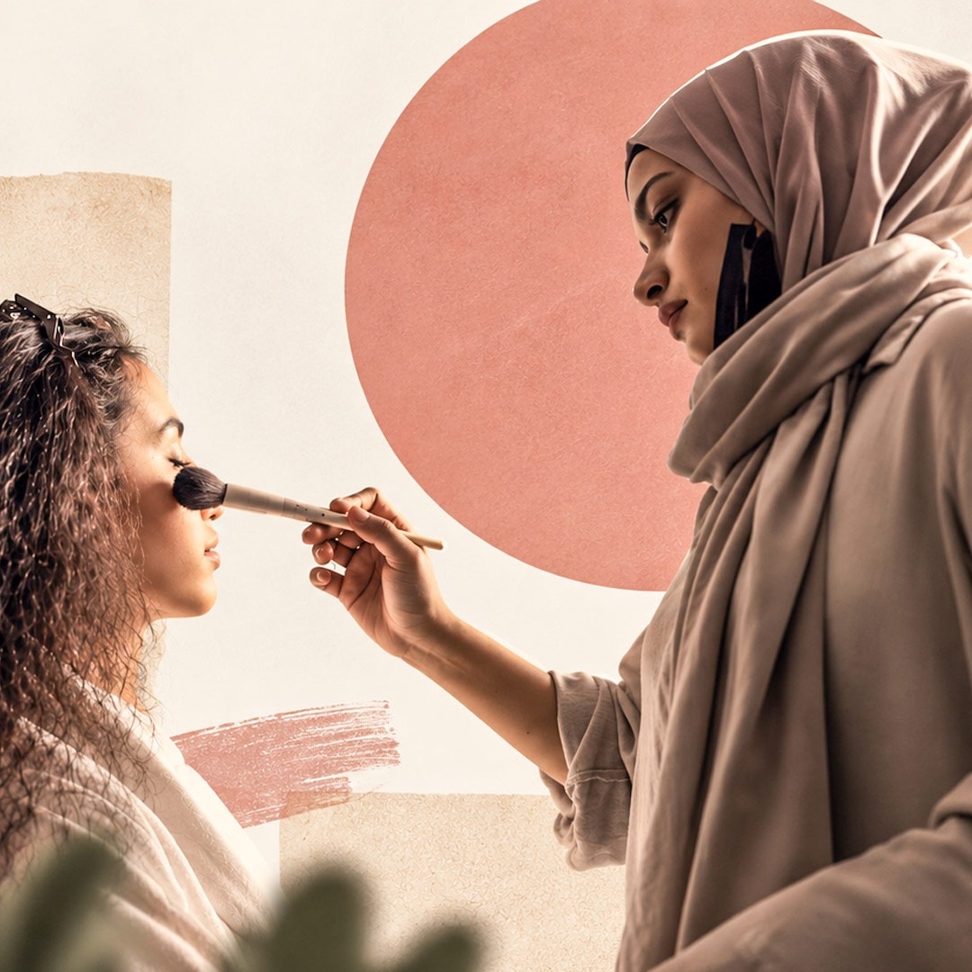Makeup artist Momina