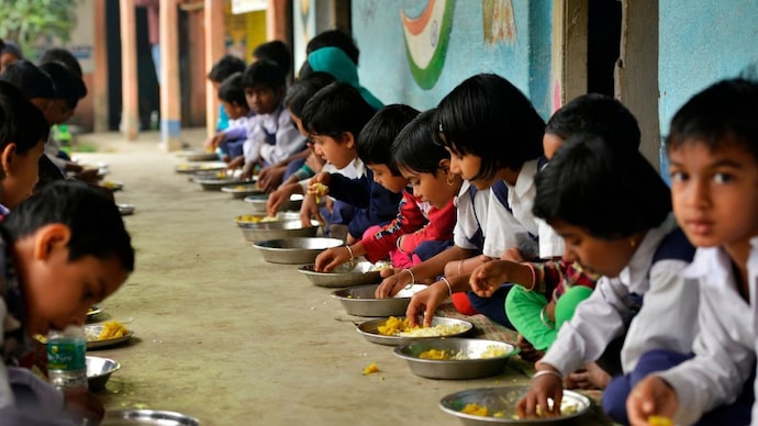 Sonbhadra schools serve varied PM Poshan meals, keep quality under check. (Representative image)