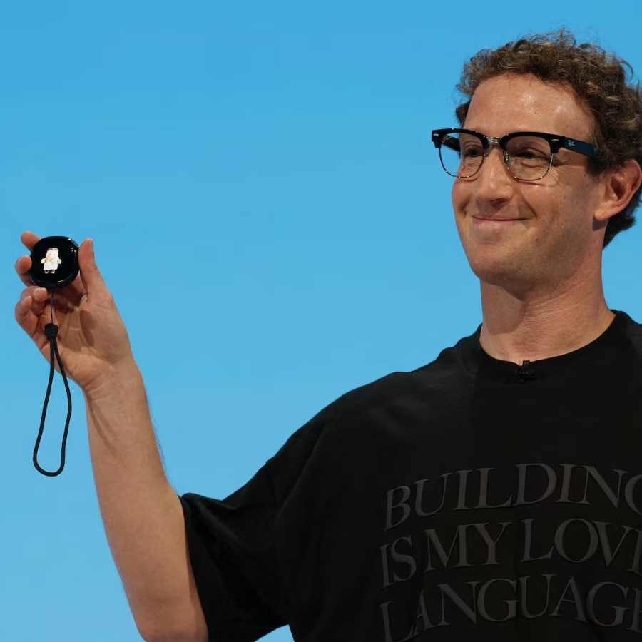 Mark Zuckerberg launches perv-free glasses and puts Muse AI inside a keychain