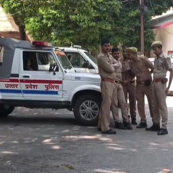 UP woman moves in with female partner she met on Instagram, leaves husband, 3 kids