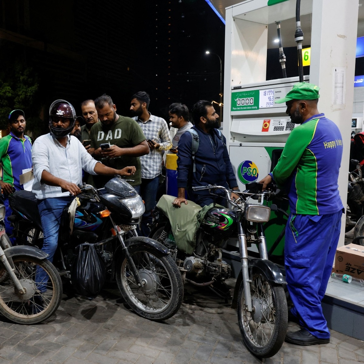 Lockdown-like curbs in Pakistan over fuel crisis: Ban on new cars, one dish at weddings