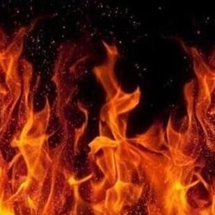 Woman travelling in e-rickshaw sets herself on fire after lover cuts contact; dies