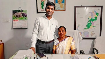 His mother worked as a ragpicker so he could study. He made it to IIT Madras and IFS His mother worked as a ragpicker so he could study. He made it to IIT Madras and IFS